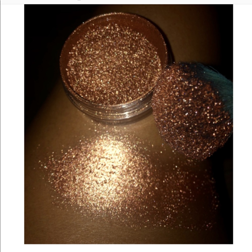 Gold highlighter